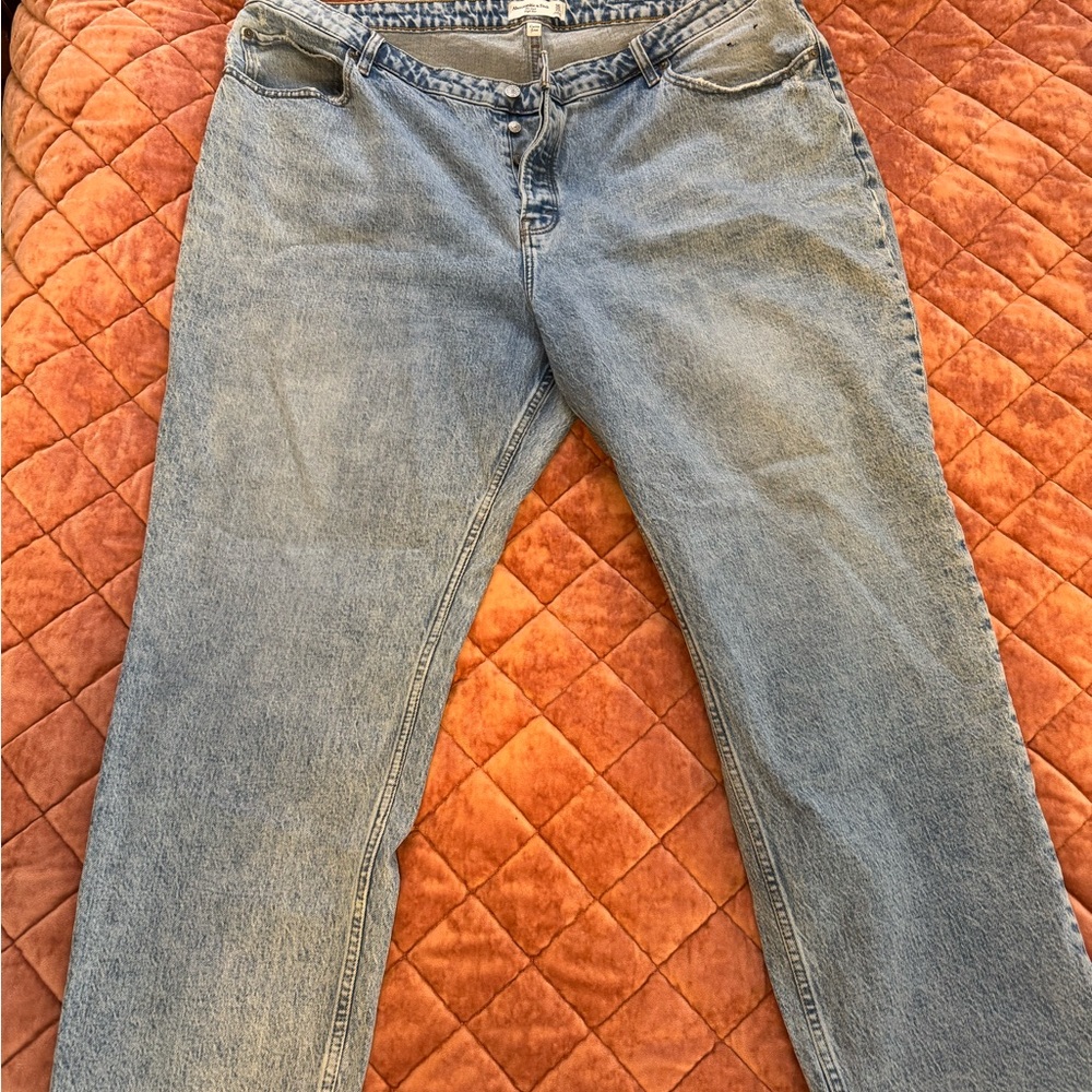 Abercrombie Curve Love Jeans- The Dad High Rise. Size 36 (22w)